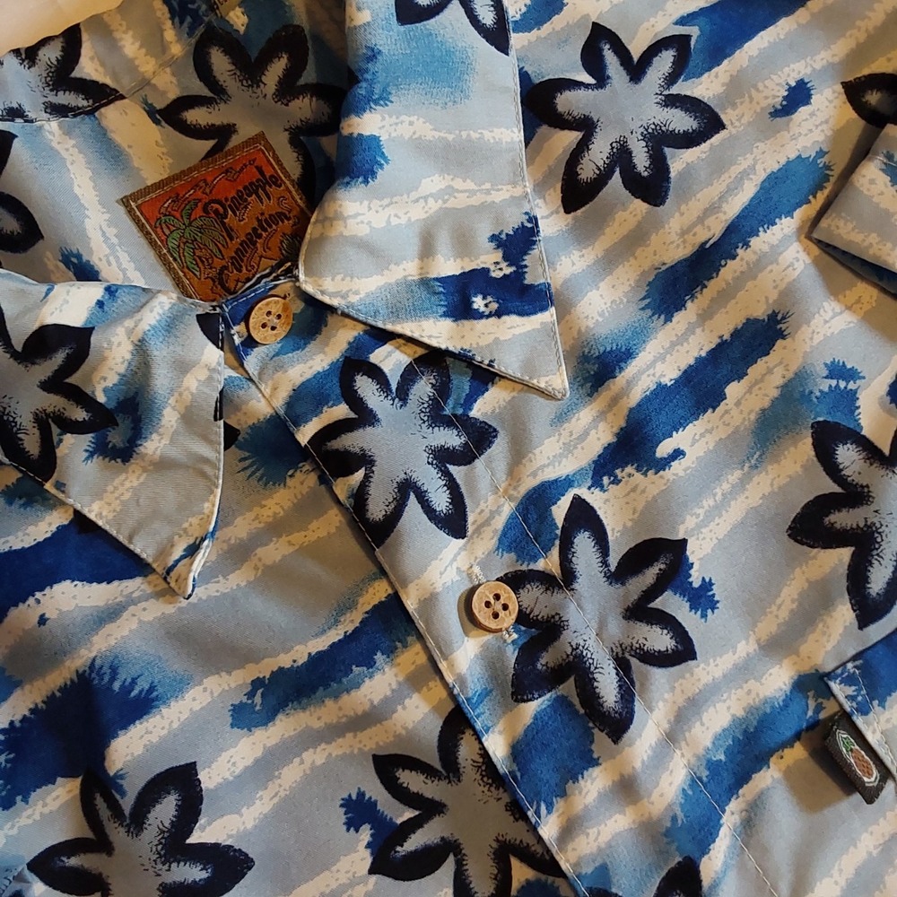 Pineapple Connection Hawaiian Men Shirt Med Short Sleeve Blue Floral Aloha Party